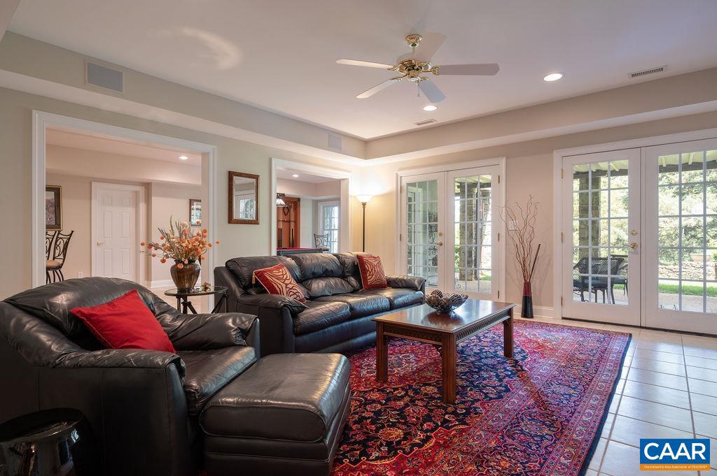 THE ROCKS - Residential