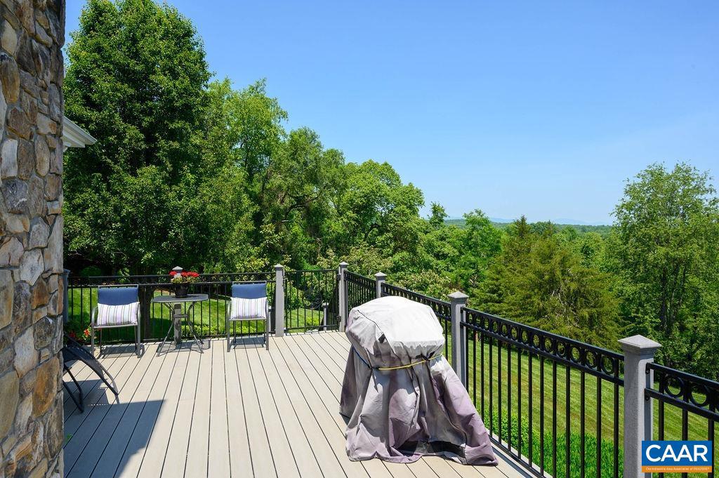 THE ROCKS - Residential