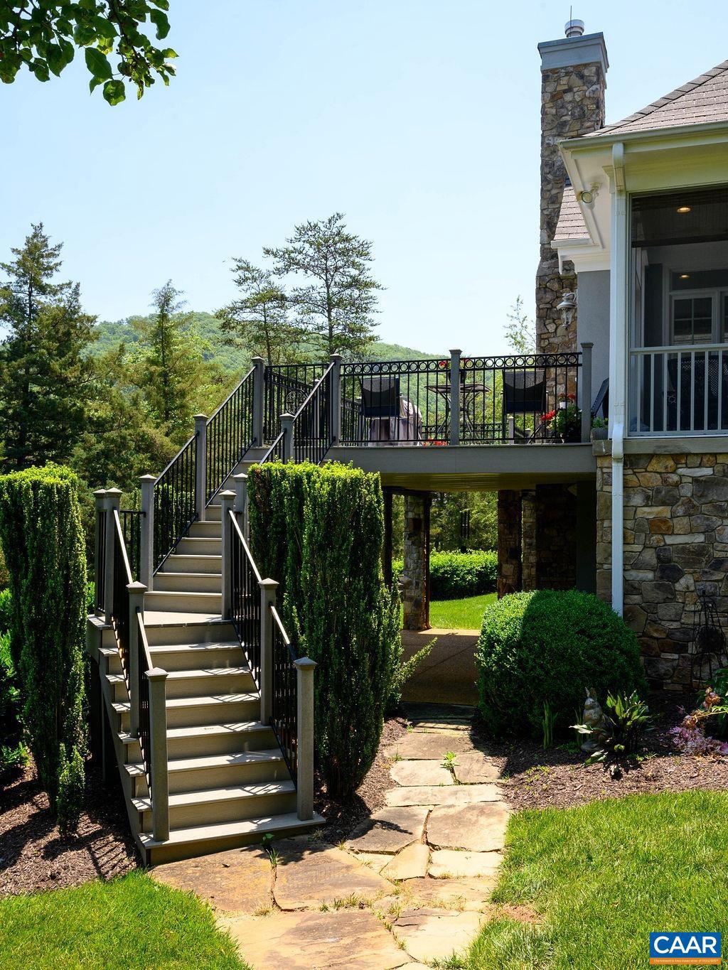 THE ROCKS - Residential