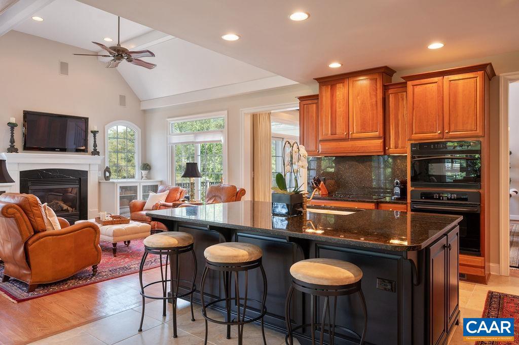 THE ROCKS - Residential