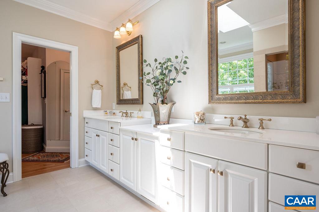 THE ROCKS - Residential