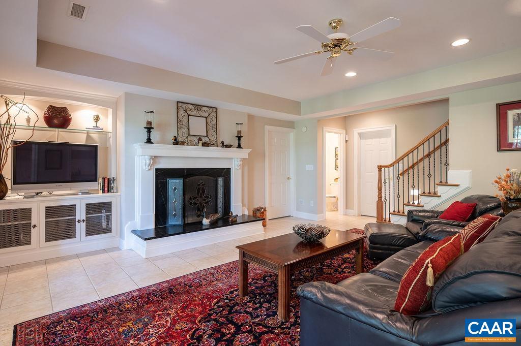 THE ROCKS - Residential