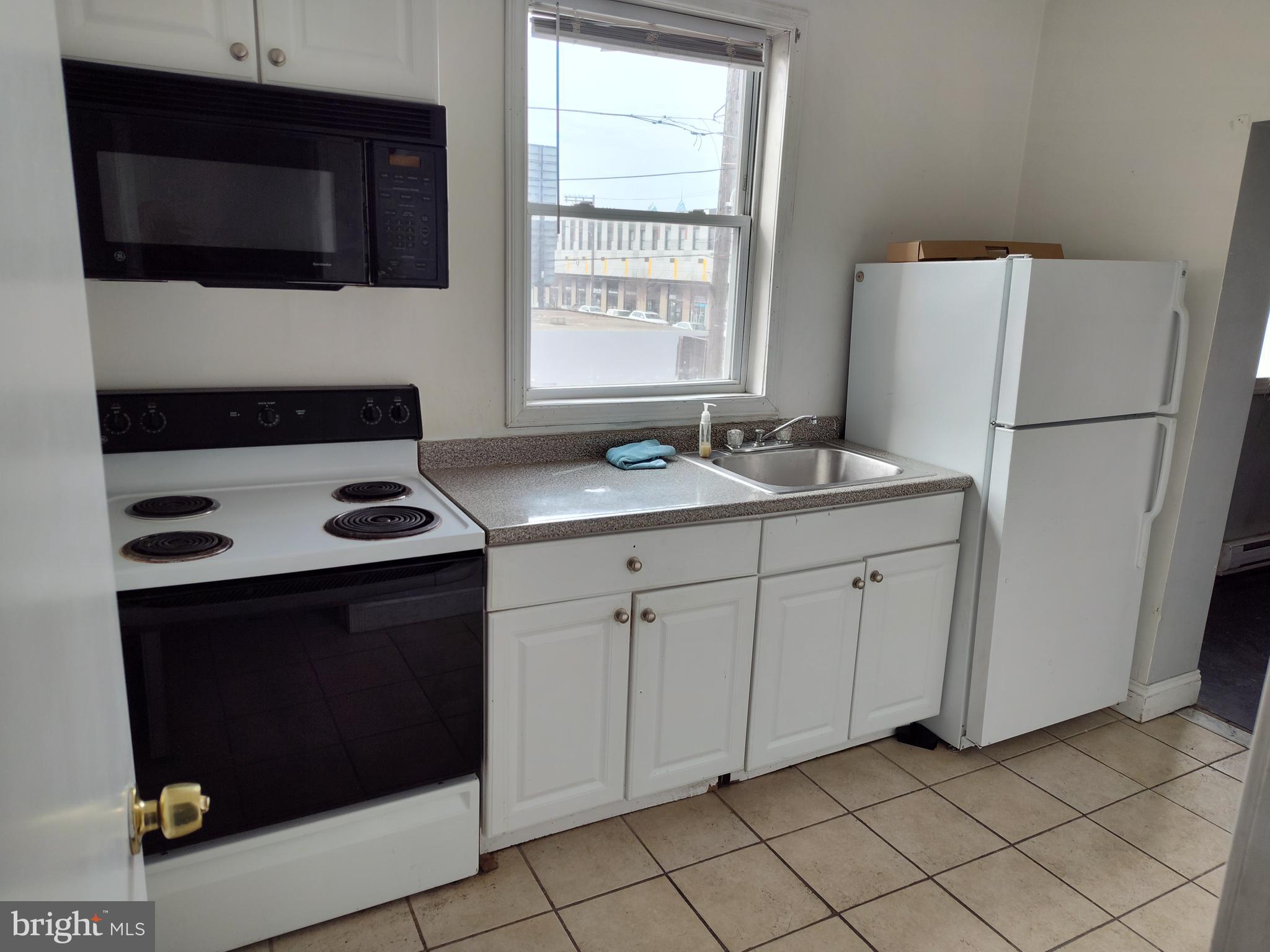 OLDE KENSINGTON - Commercial Sale