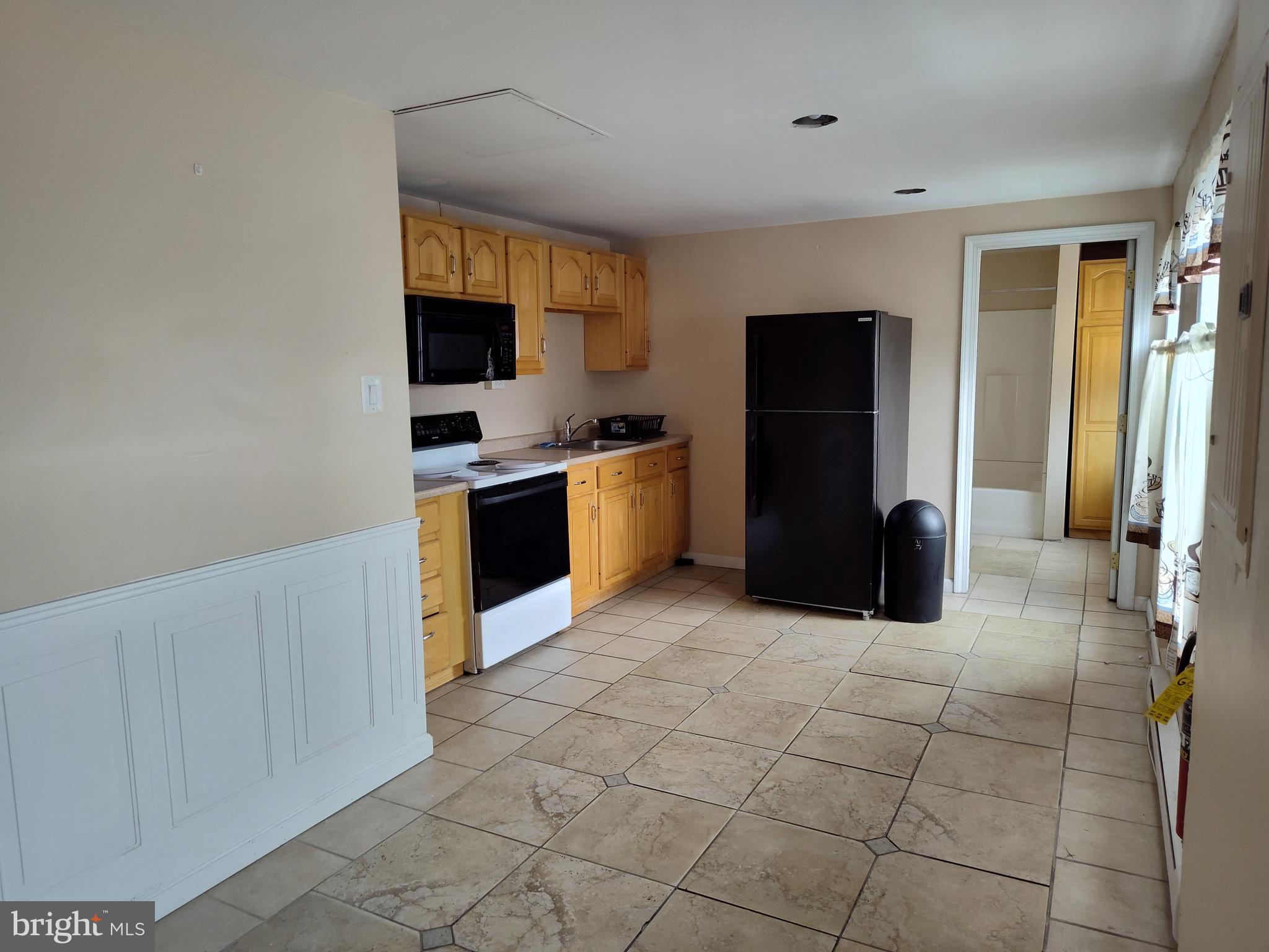 OLDE KENSINGTON - Commercial Sale