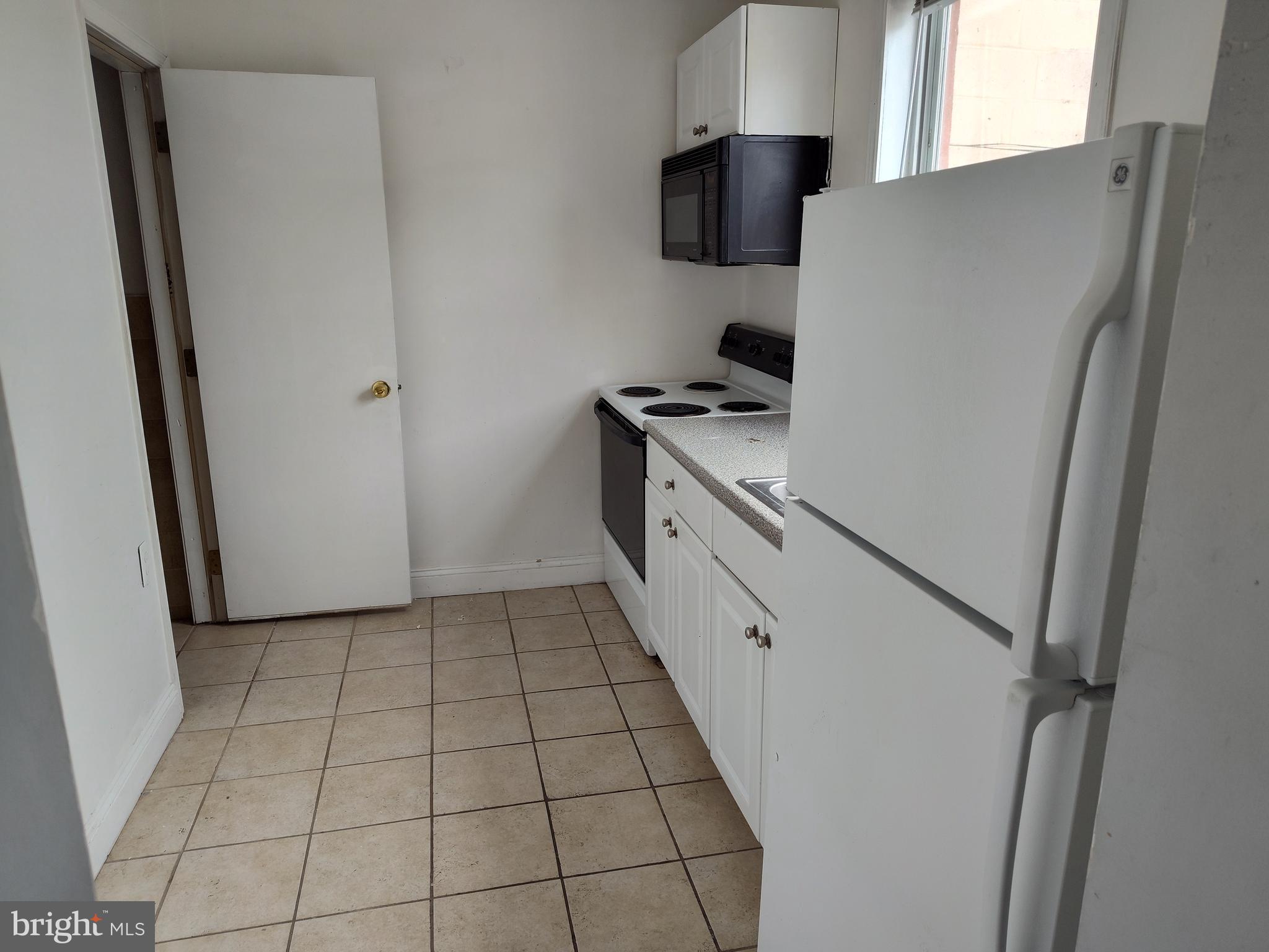 OLDE KENSINGTON - Commercial Sale
