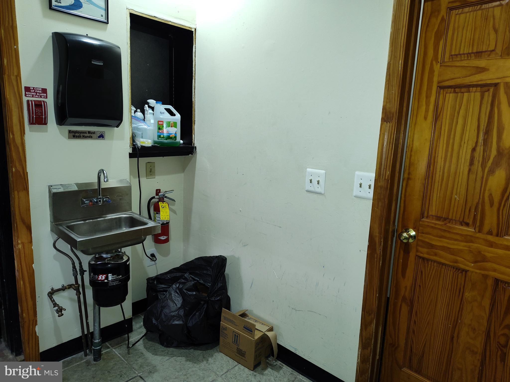OLDE KENSINGTON - Commercial Sale