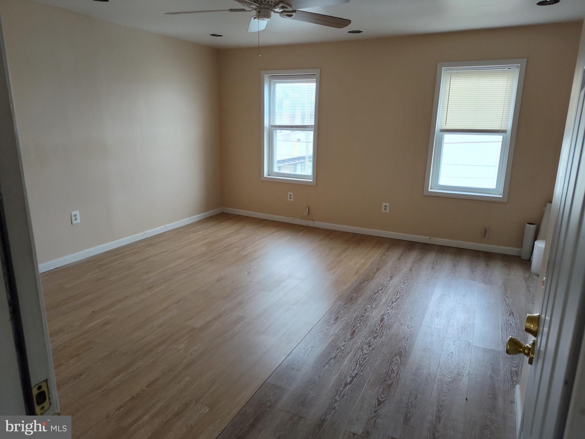 OLDE KENSINGTON - Commercial Sale