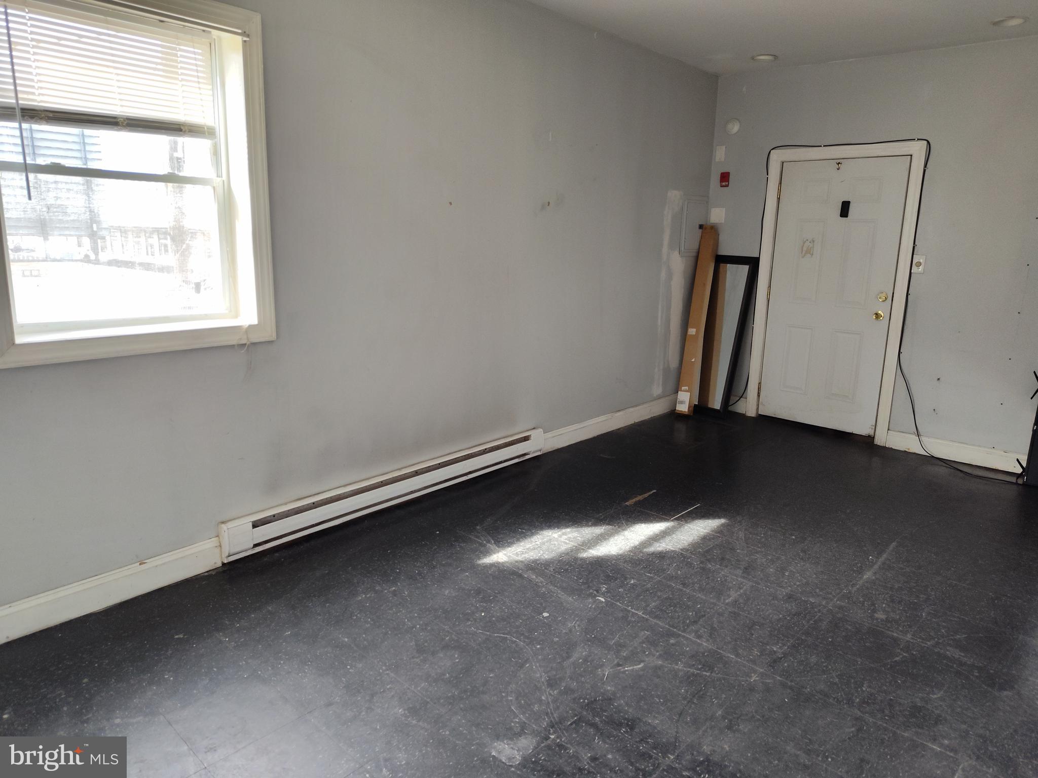 OLDE KENSINGTON - Commercial Sale