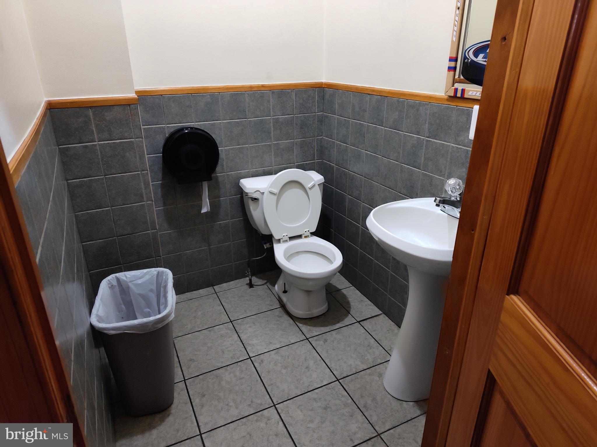 OLDE KENSINGTON - Commercial Sale