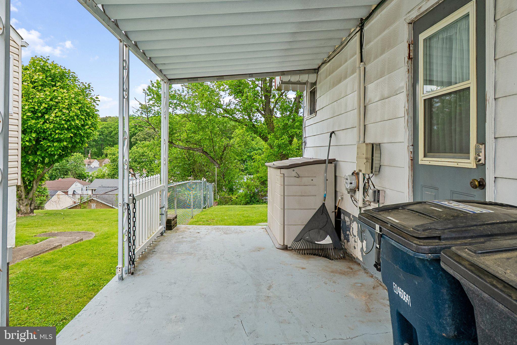LANHAM WOODS - Residential