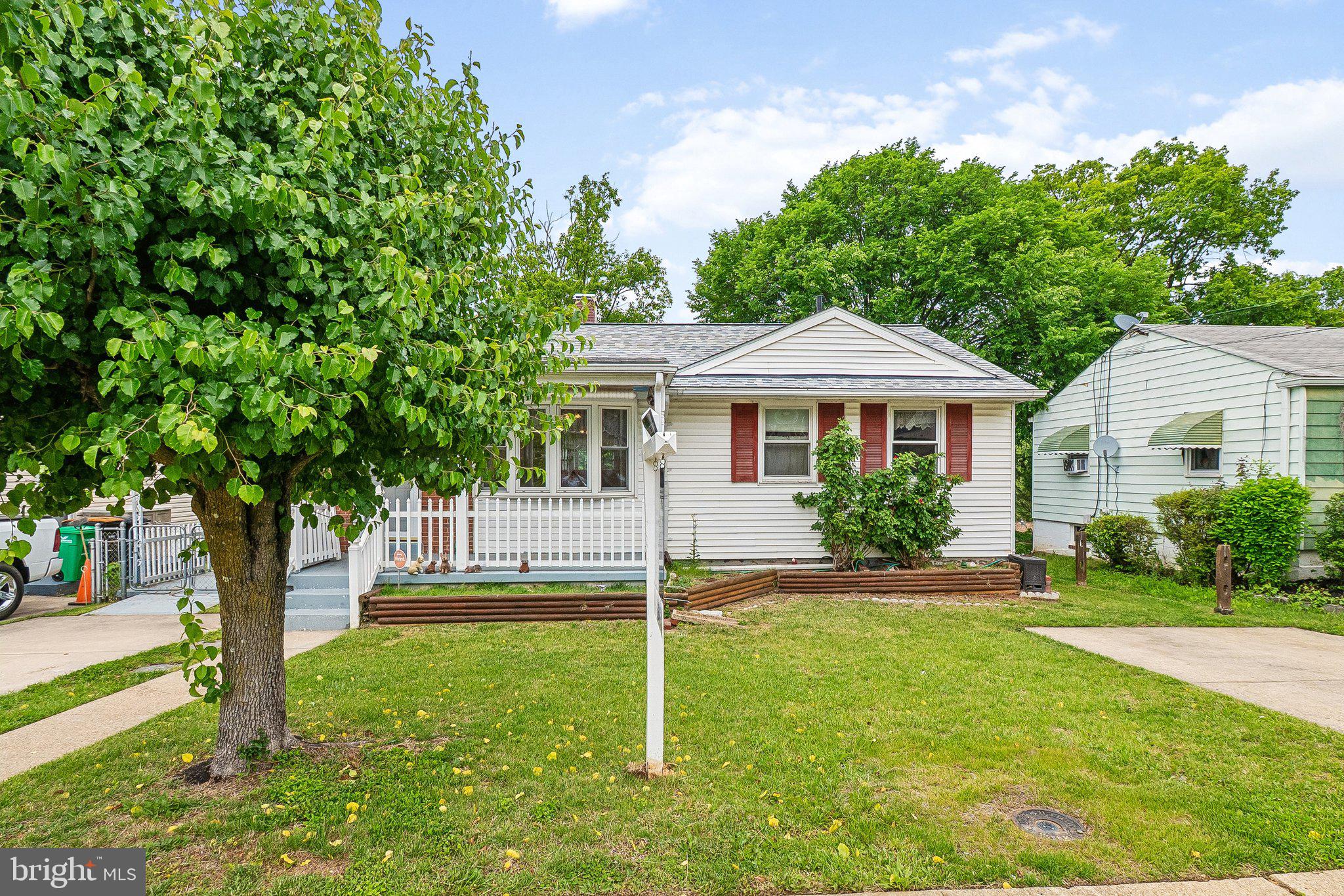 LANHAM WOODS - Residential