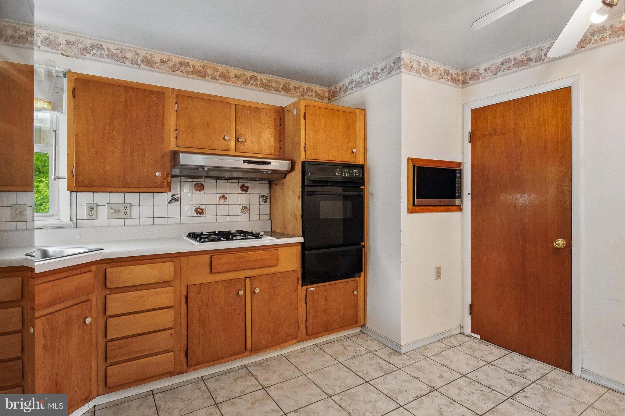 LANHAM WOODS - Residential