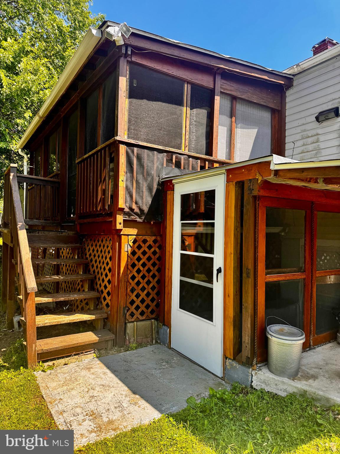 LANHAM WOODS - Residential