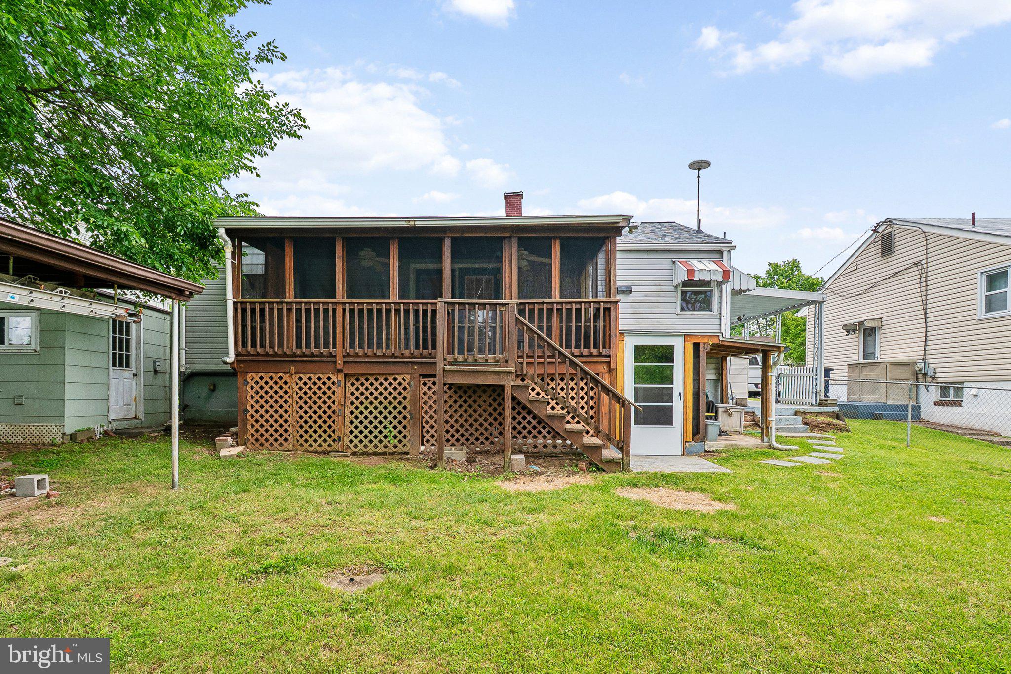 LANHAM WOODS - Residential
