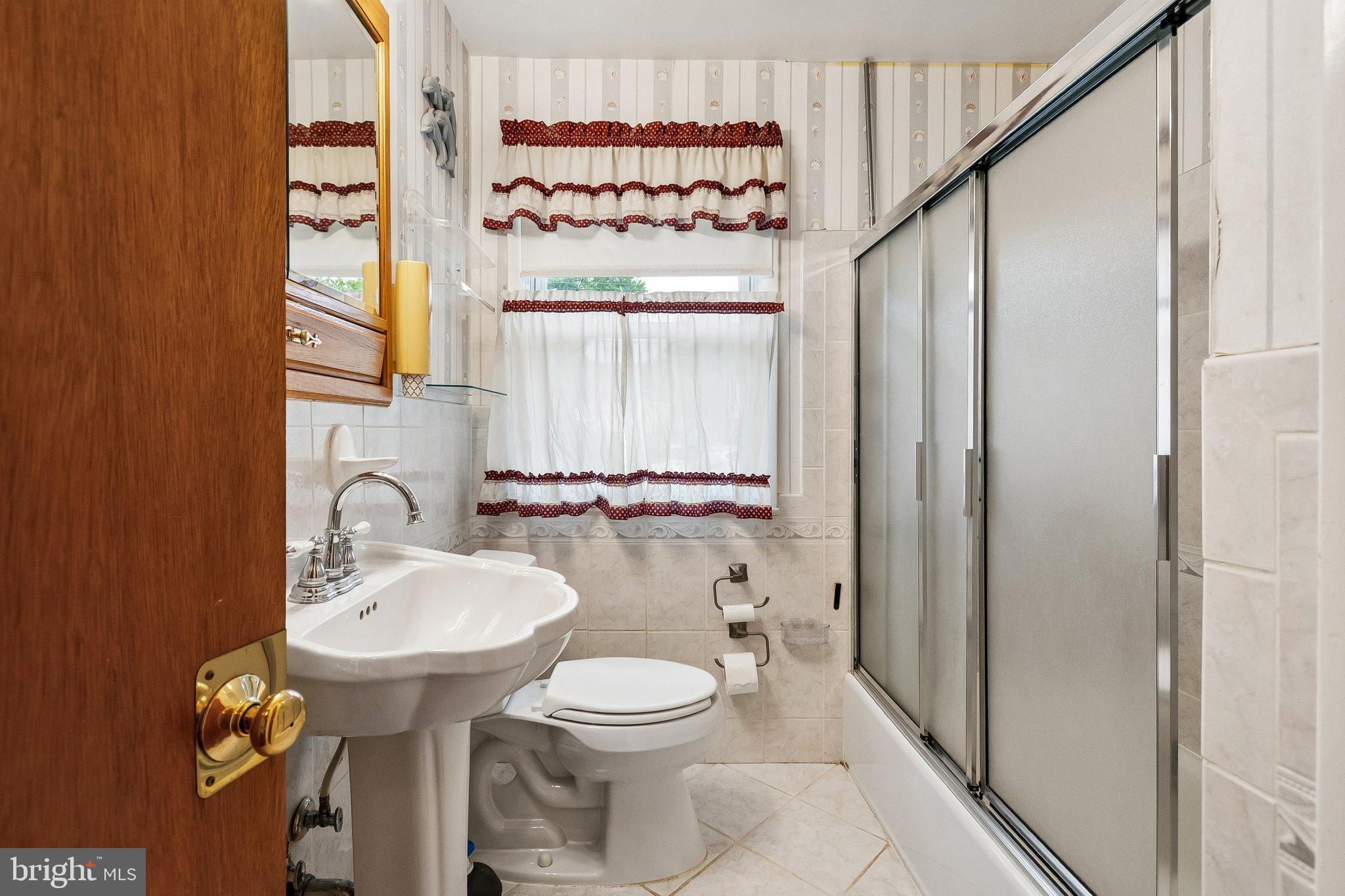 LANHAM WOODS - Residential