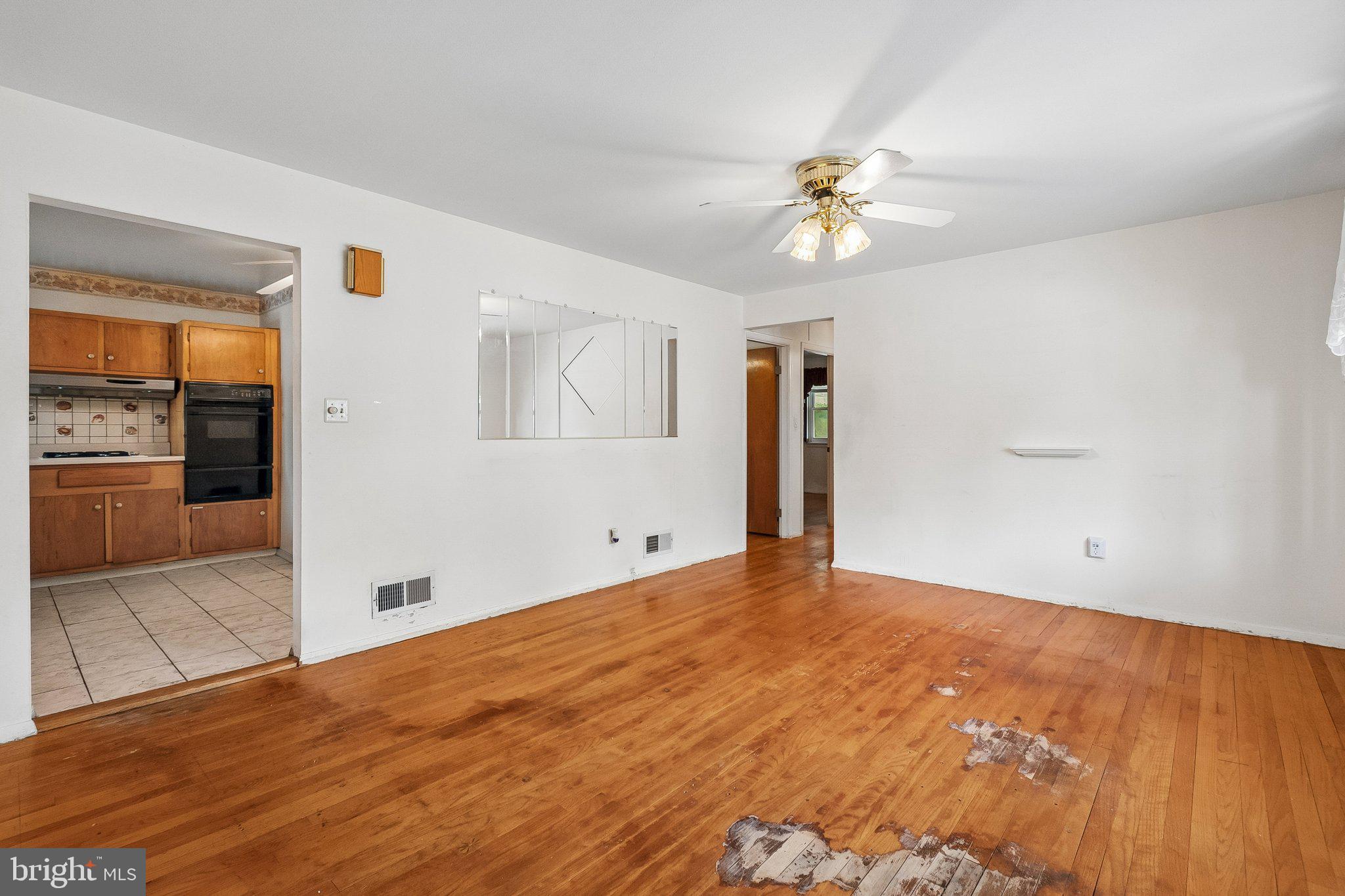 LANHAM WOODS - Residential