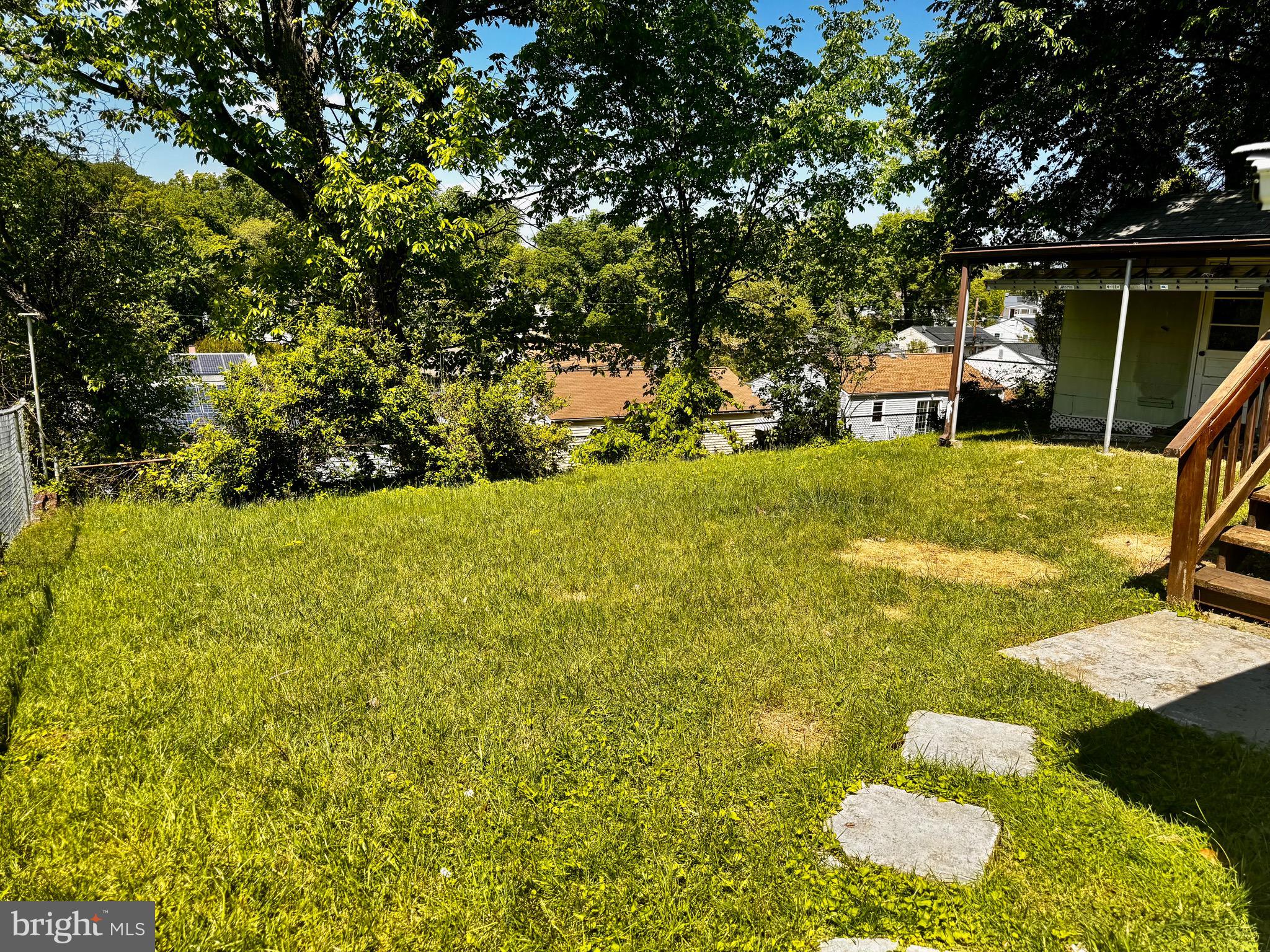 LANHAM WOODS - Residential
