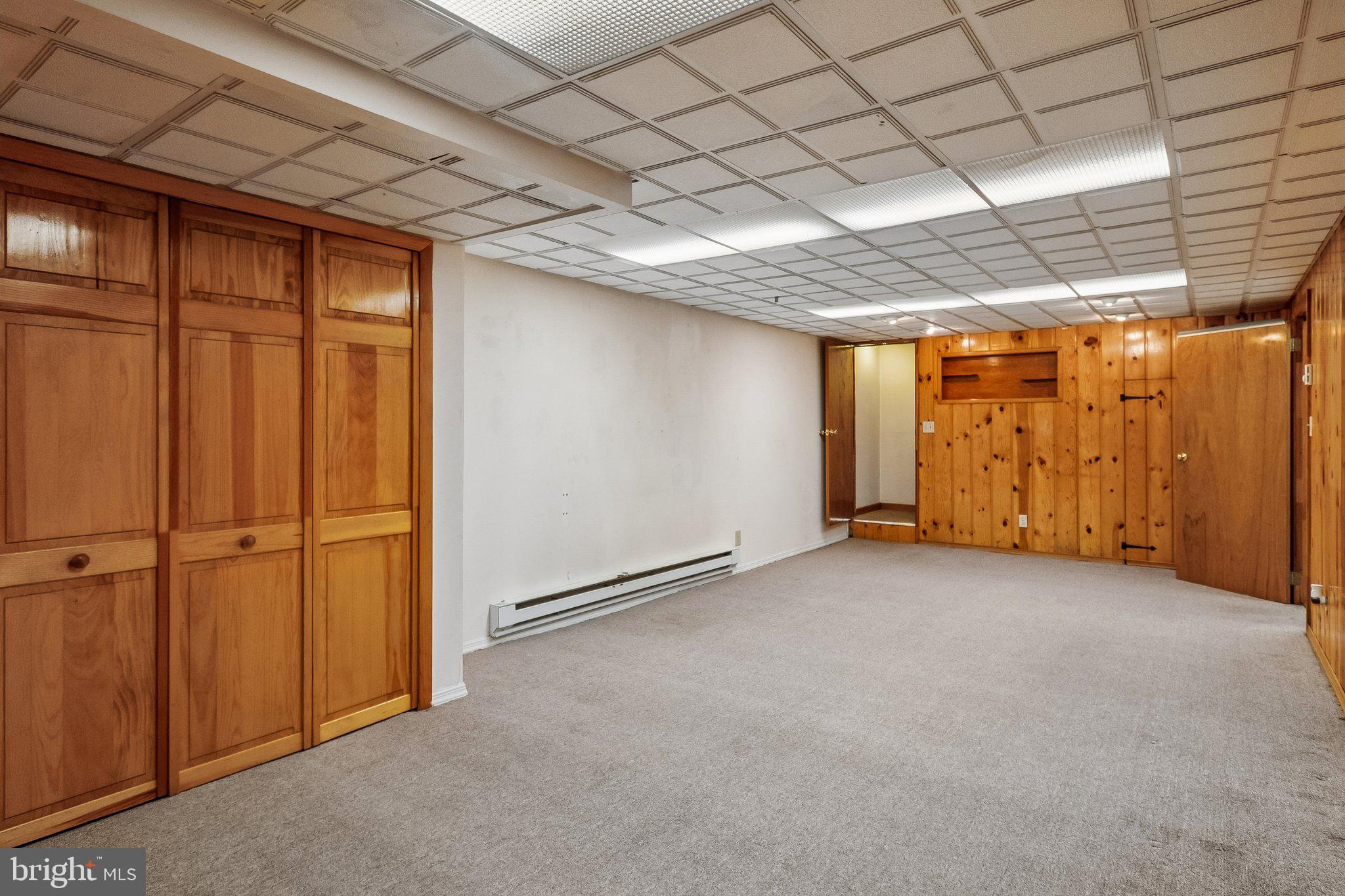 LANHAM WOODS - Residential