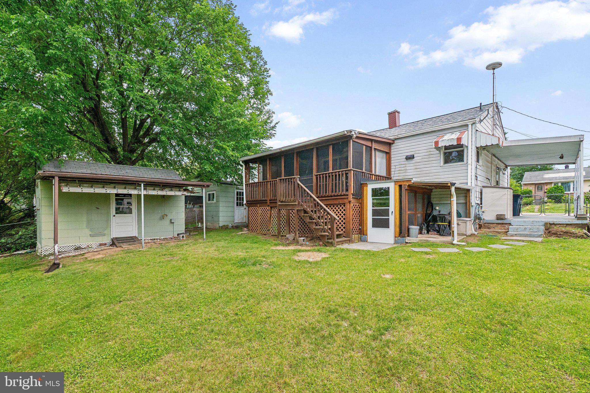 LANHAM WOODS - Residential