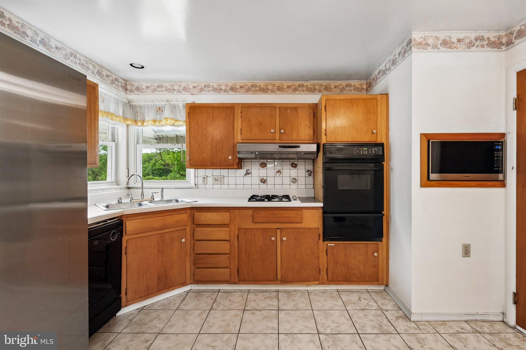 LANHAM WOODS - Residential