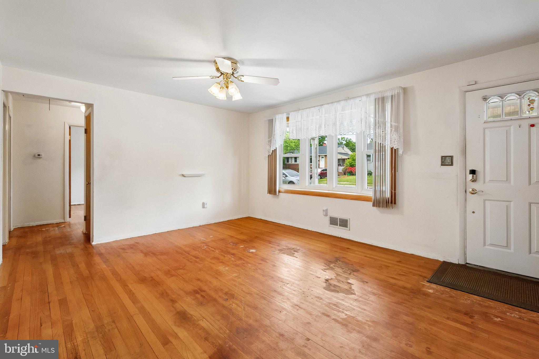 LANHAM WOODS - Residential