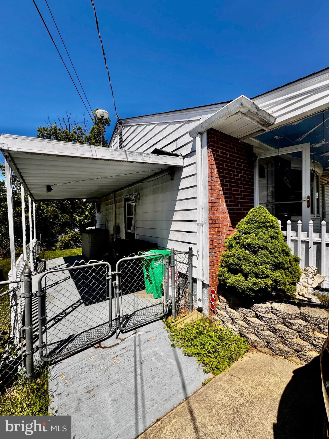 LANHAM WOODS - Residential