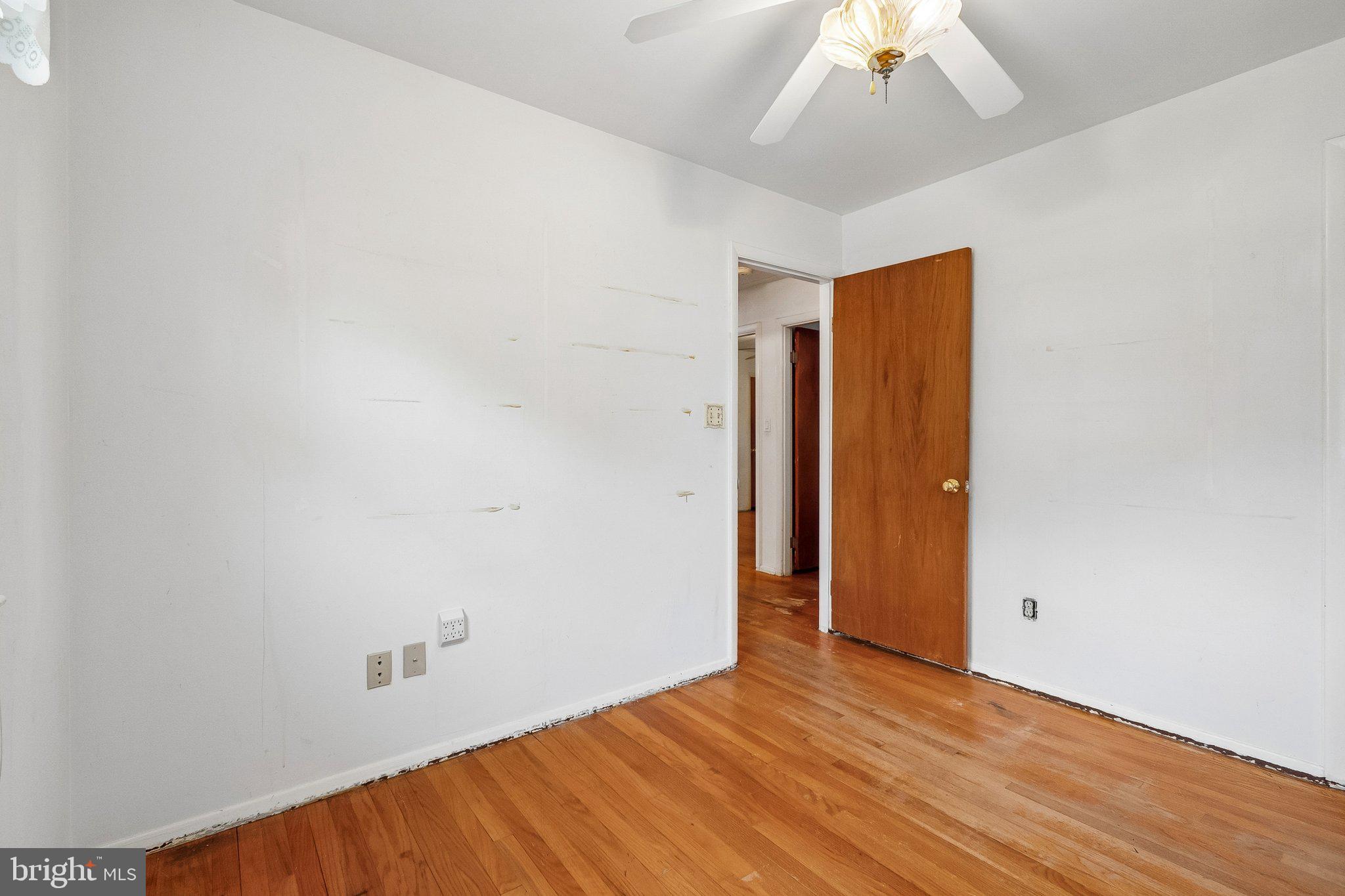 LANHAM WOODS - Residential