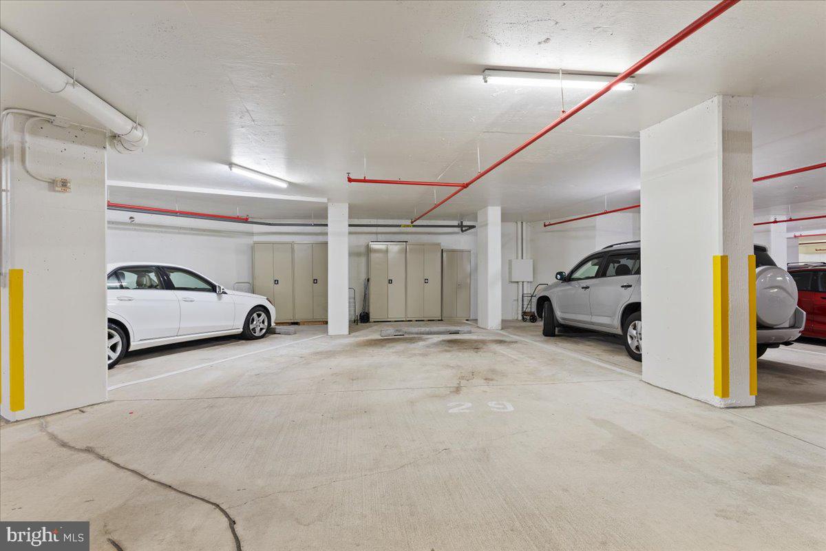 LANSDOWNE WOODS - Residential