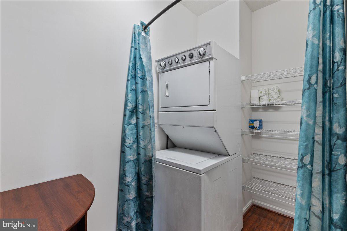 LANSDOWNE WOODS - Residential