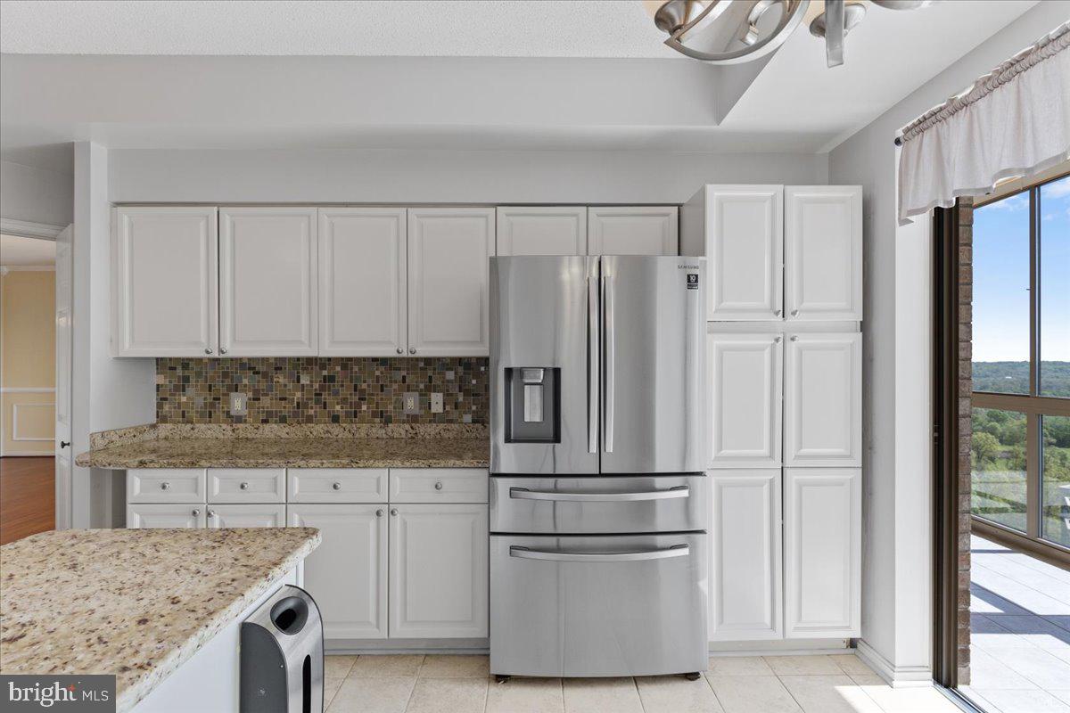 LANSDOWNE WOODS - Residential