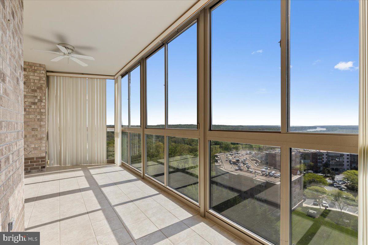 LANSDOWNE WOODS - Residential