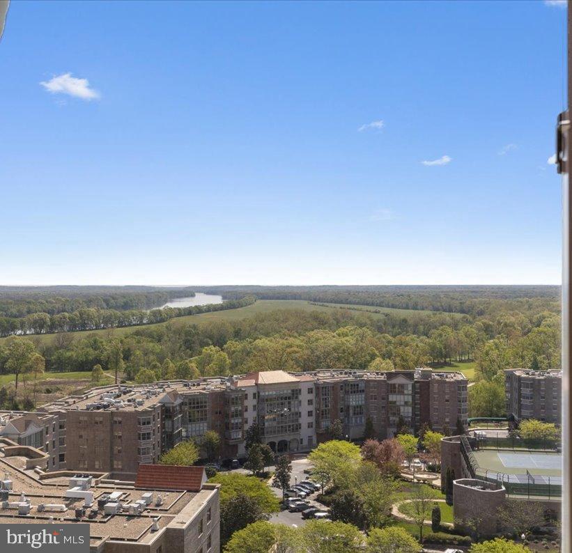 LANSDOWNE WOODS - Residential