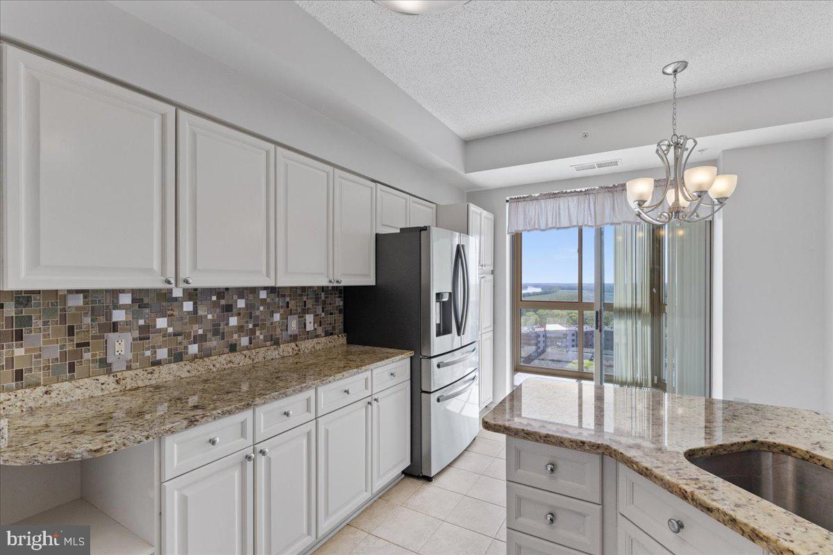 LANSDOWNE WOODS - Residential