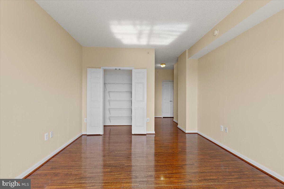 LANSDOWNE WOODS - Residential