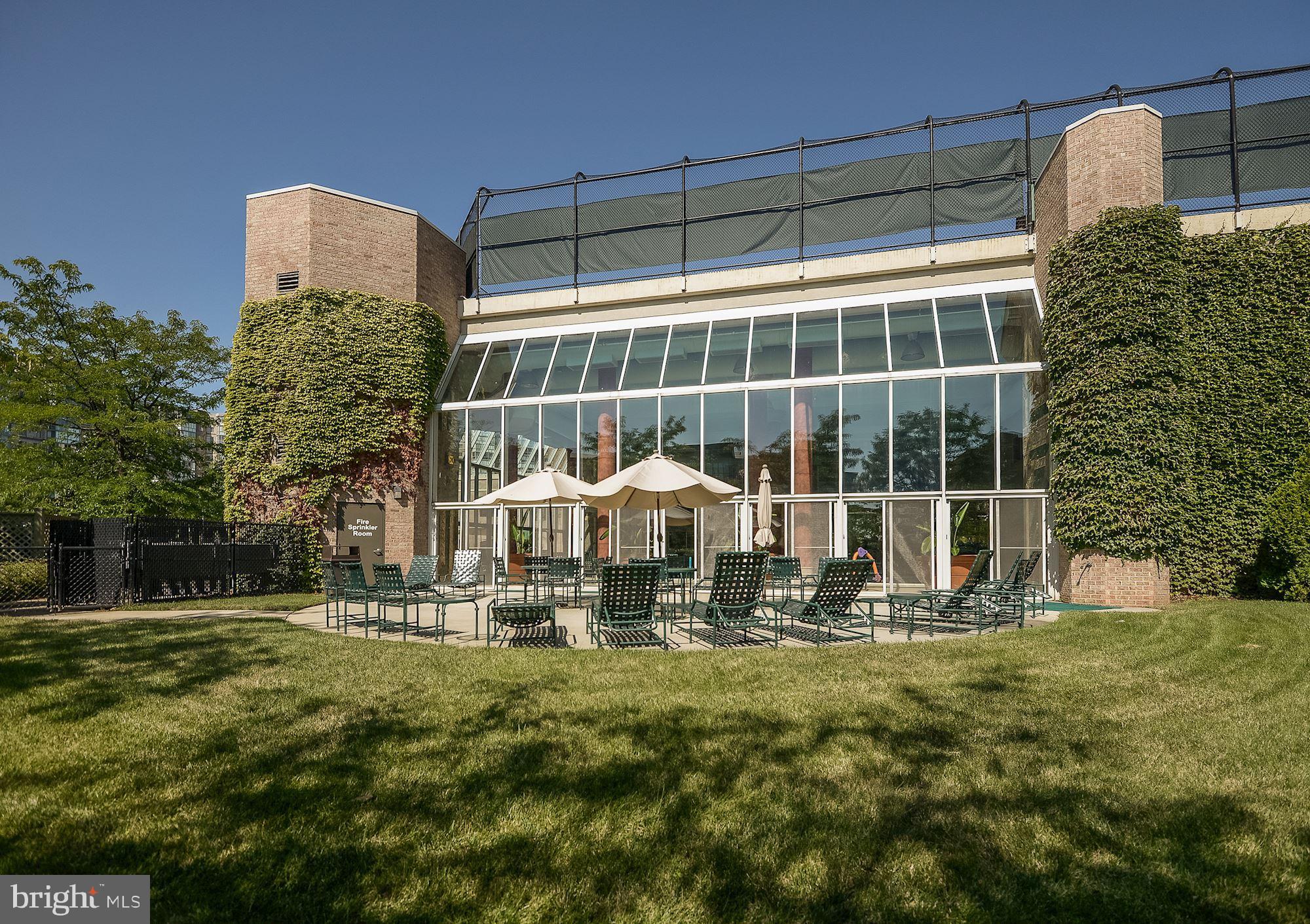 LANSDOWNE WOODS - Residential