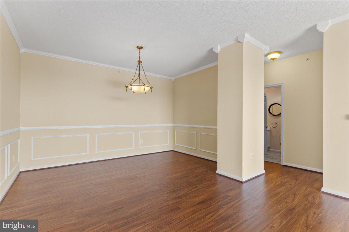 LANSDOWNE WOODS - Residential