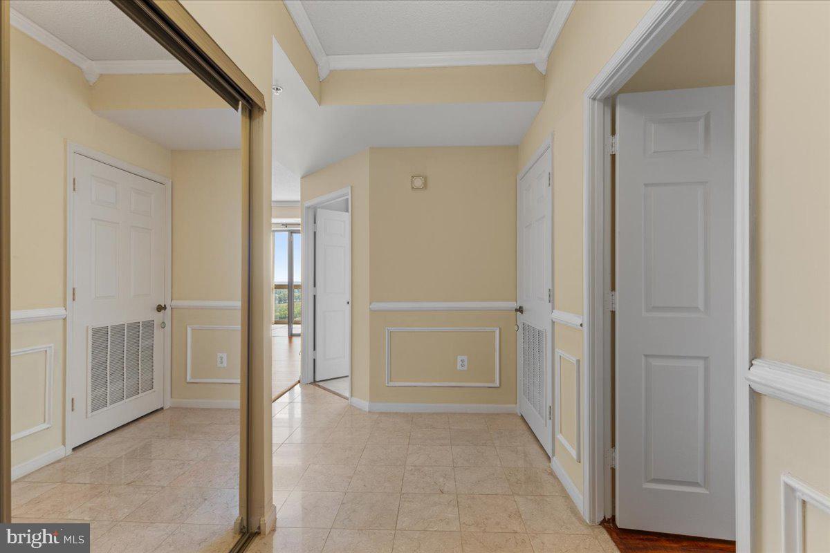 LANSDOWNE WOODS - Residential