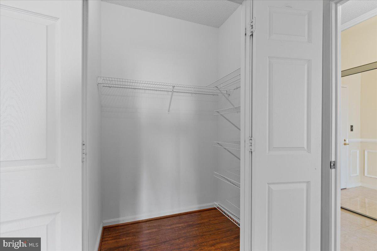 LANSDOWNE WOODS - Residential