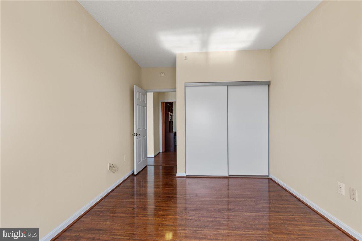 LANSDOWNE WOODS - Residential