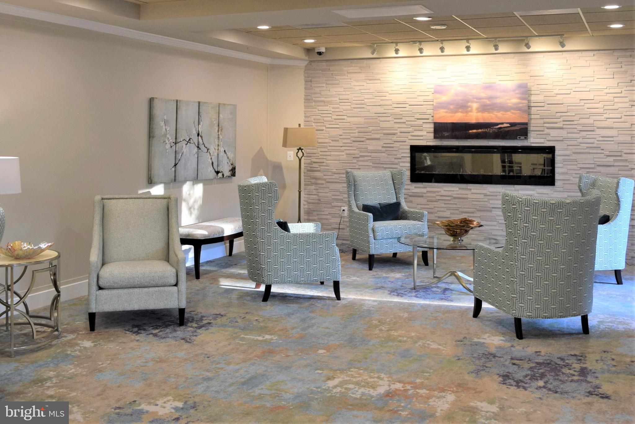 LANSDOWNE WOODS - Residential