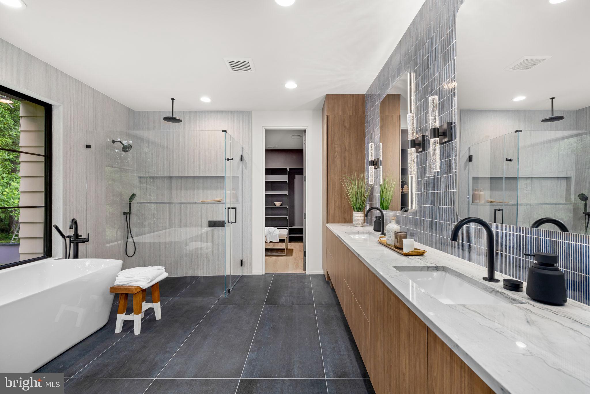 VIENNA WOODS - Residential