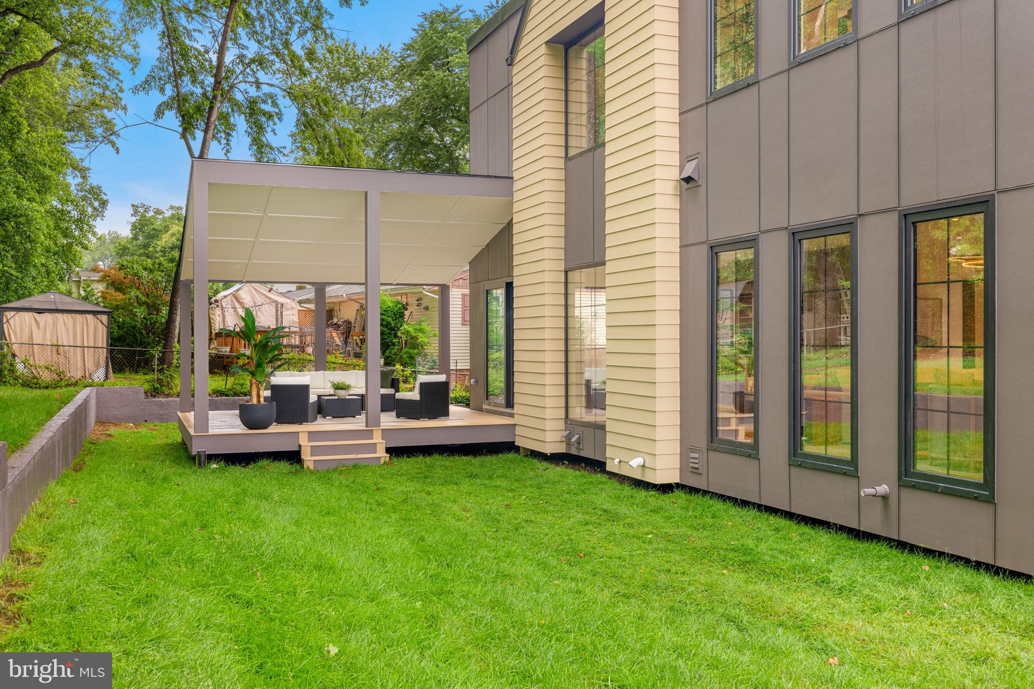 VIENNA WOODS - Residential