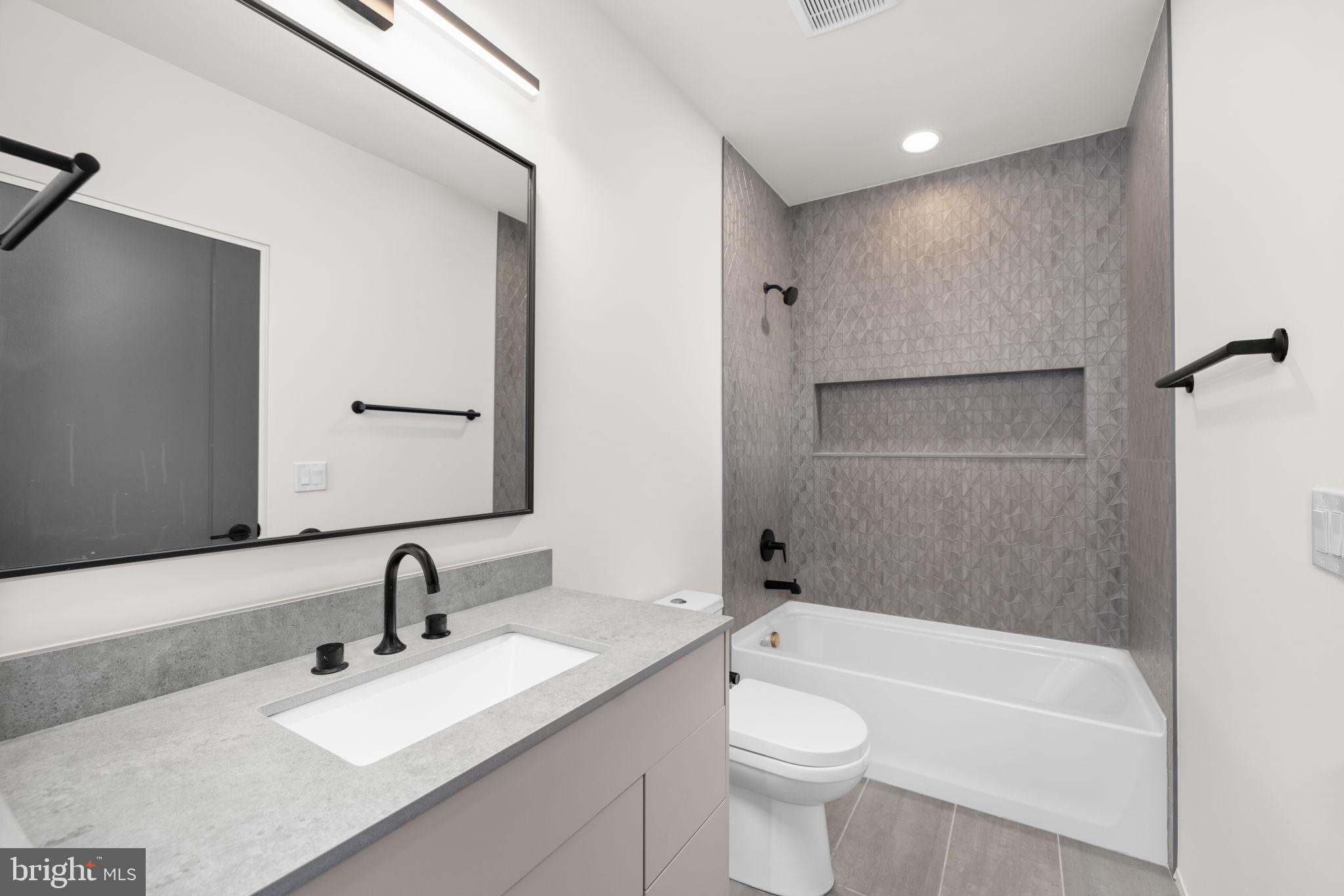 VIENNA WOODS - Residential