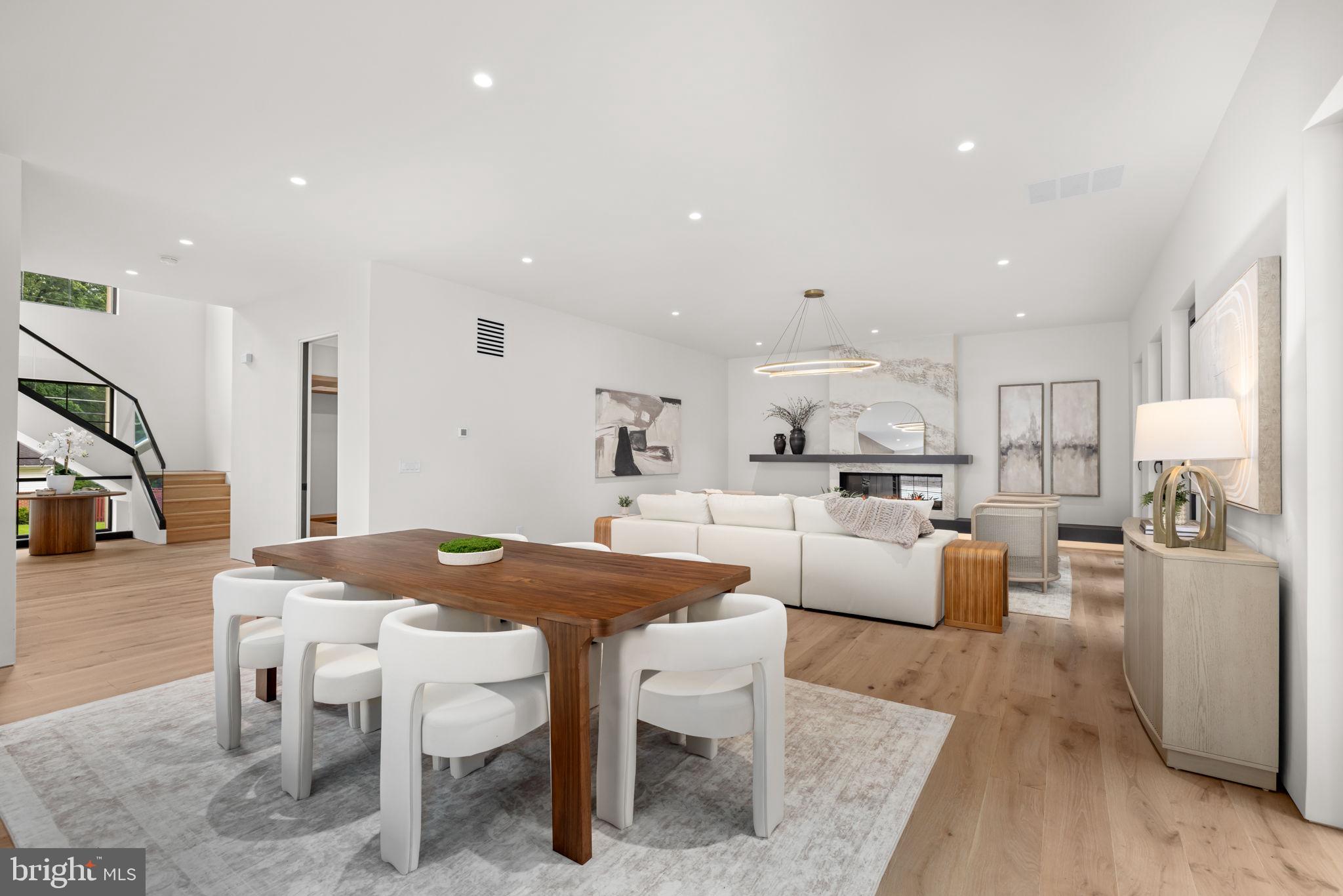 VIENNA WOODS - Residential