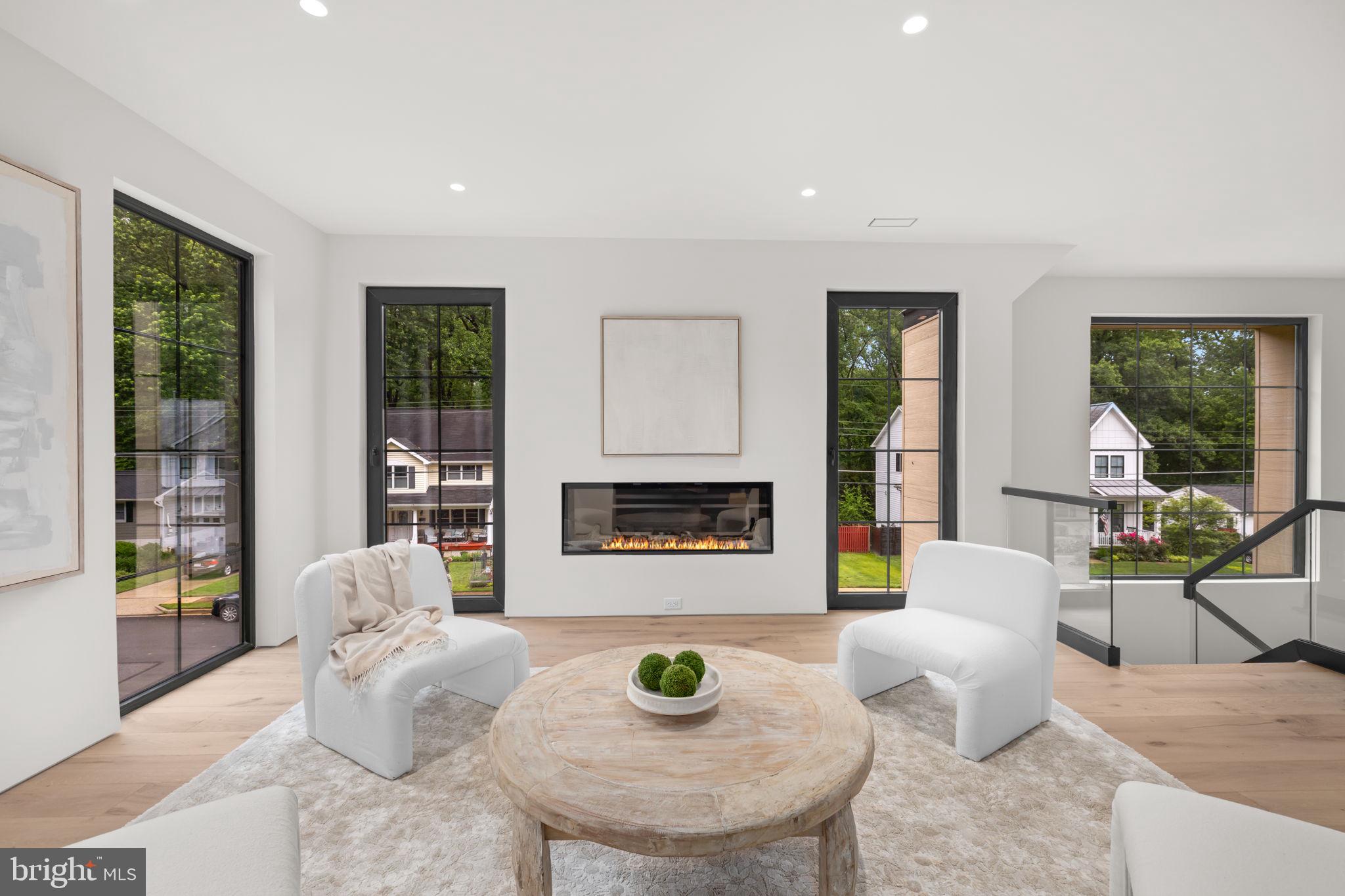 VIENNA WOODS - Residential