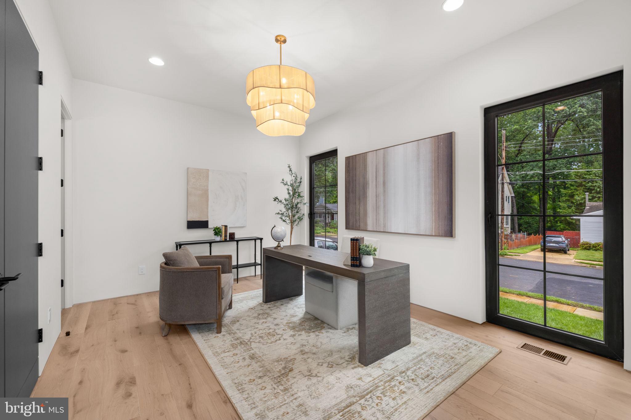 VIENNA WOODS - Residential