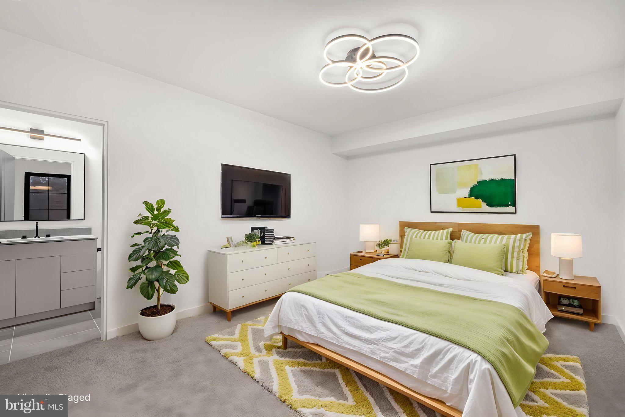 VIENNA WOODS - Residential