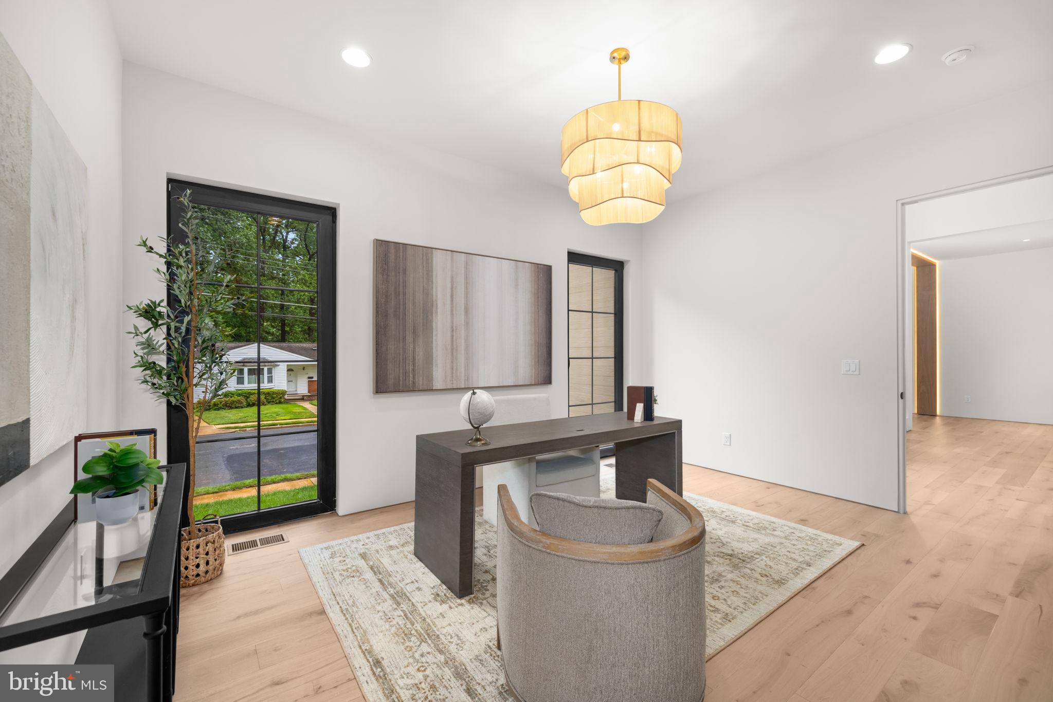 VIENNA WOODS - Residential