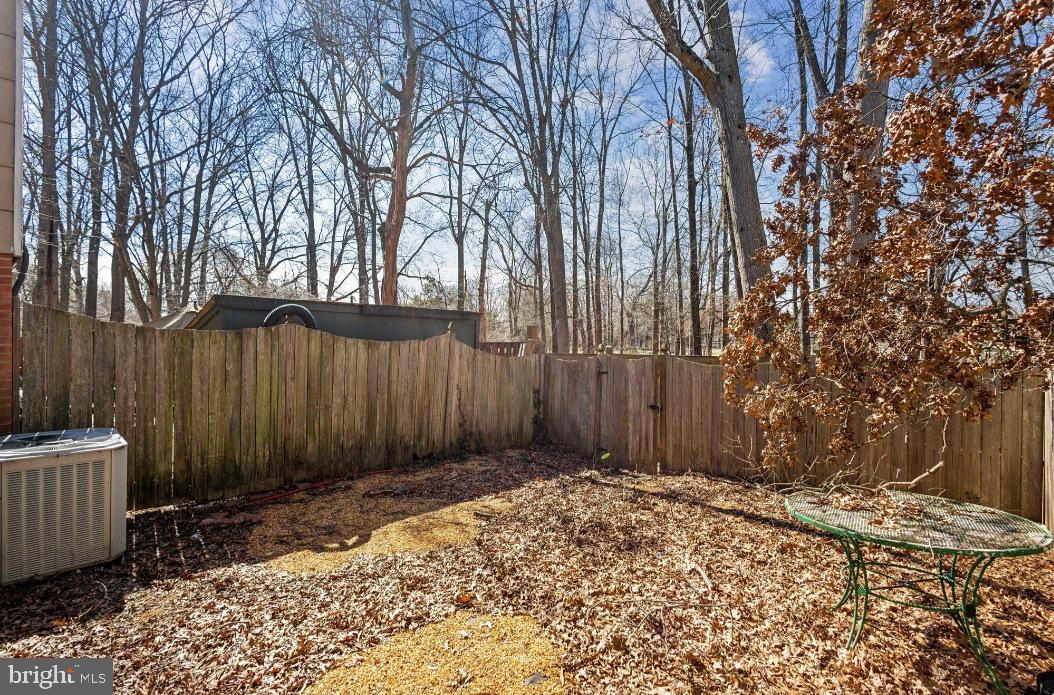 PINEWOOD LAKE - Residential