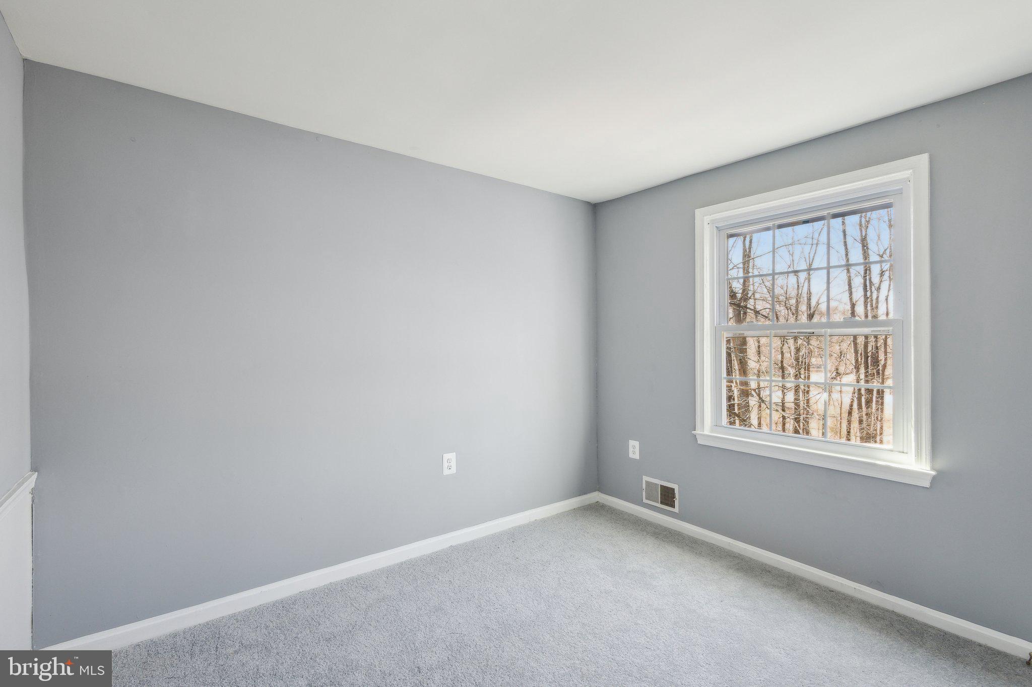 PINEWOOD LAKE - Residential